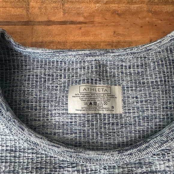 Athleta Textured Heather Blue Yoga Top Size S - Picture 3 of 5